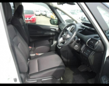 Nissan Serena 2018