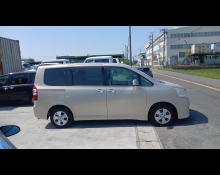 Toyota Noah 2013