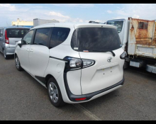 Toyota Sienta 2019