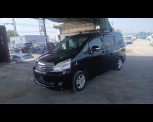 Toyota Noah 2014
