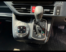 Toyota Voxy 2016