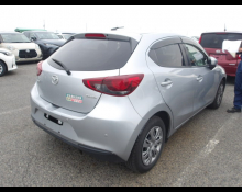 Mazda Mazda2 2021