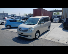 Toyota Noah 2013