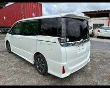 Toyota Voxy 2017