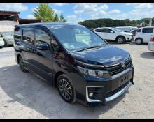 Toyota Voxy 2016