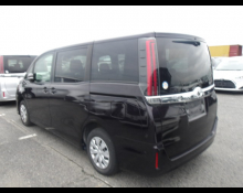 Toyota Noah 2021