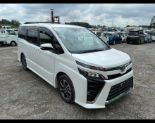 Used Toyota Voxy Cars For Sale in Japan