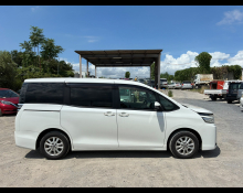Toyota Voxy 2017