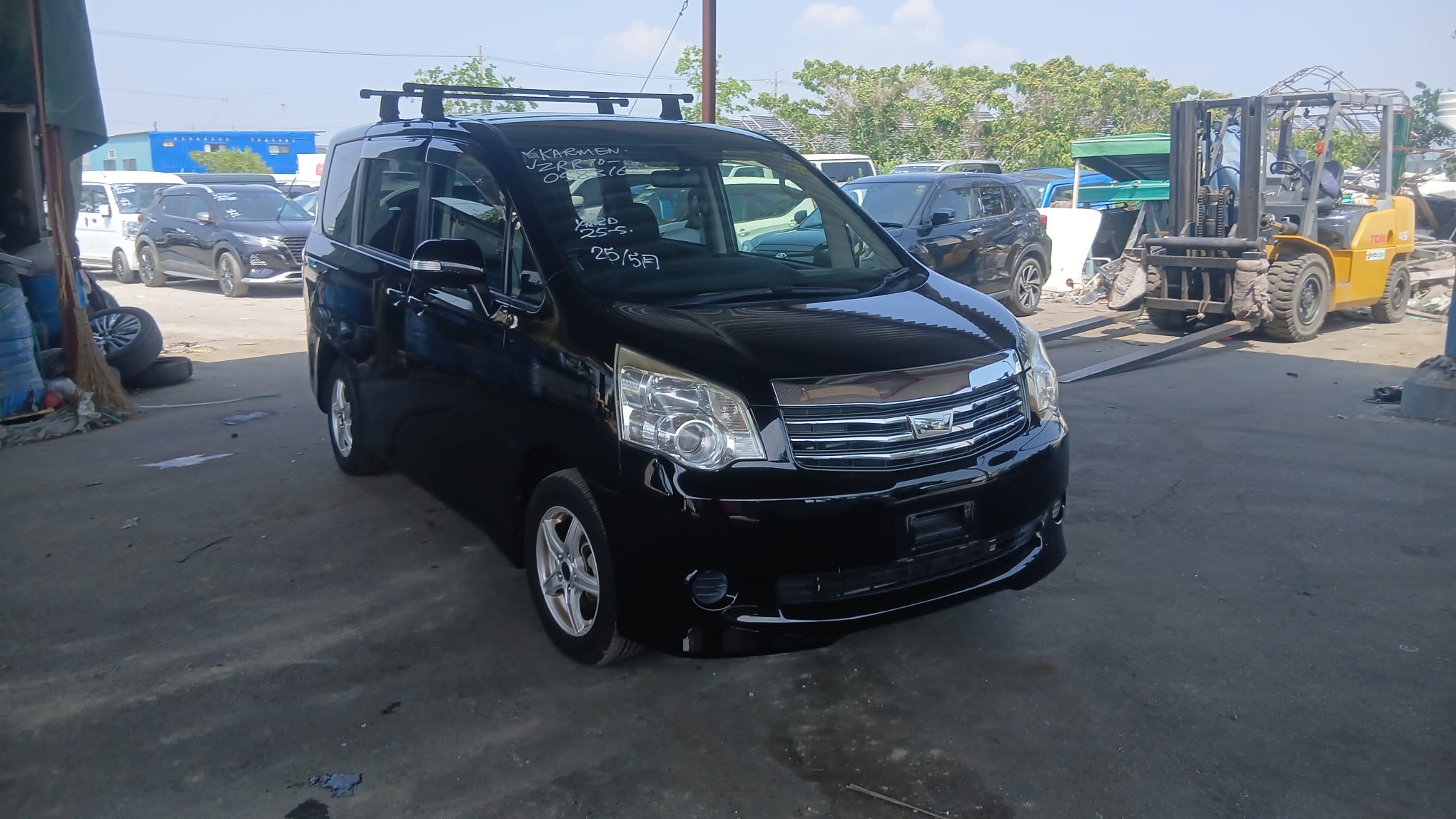 Toyota Noah 2014
