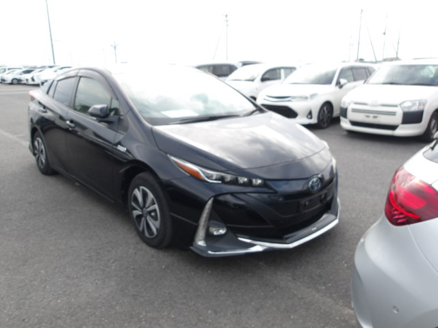 Toyota Prius PHEV 2022