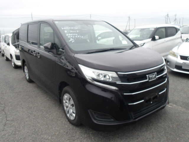 Toyota Noah 2021