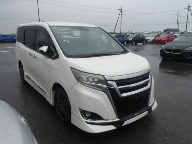 Toyota Esquire 2019