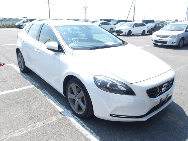 Volvo V40 2014