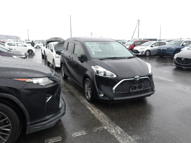 Toyota Sienta 2021