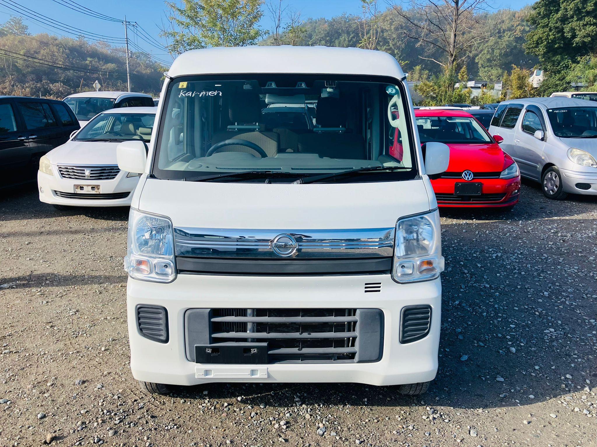 Nissan NV100 2020