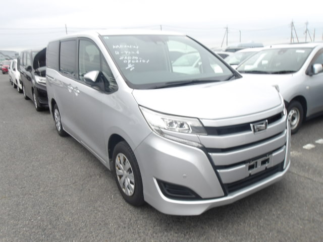 Toyota Noah 2021