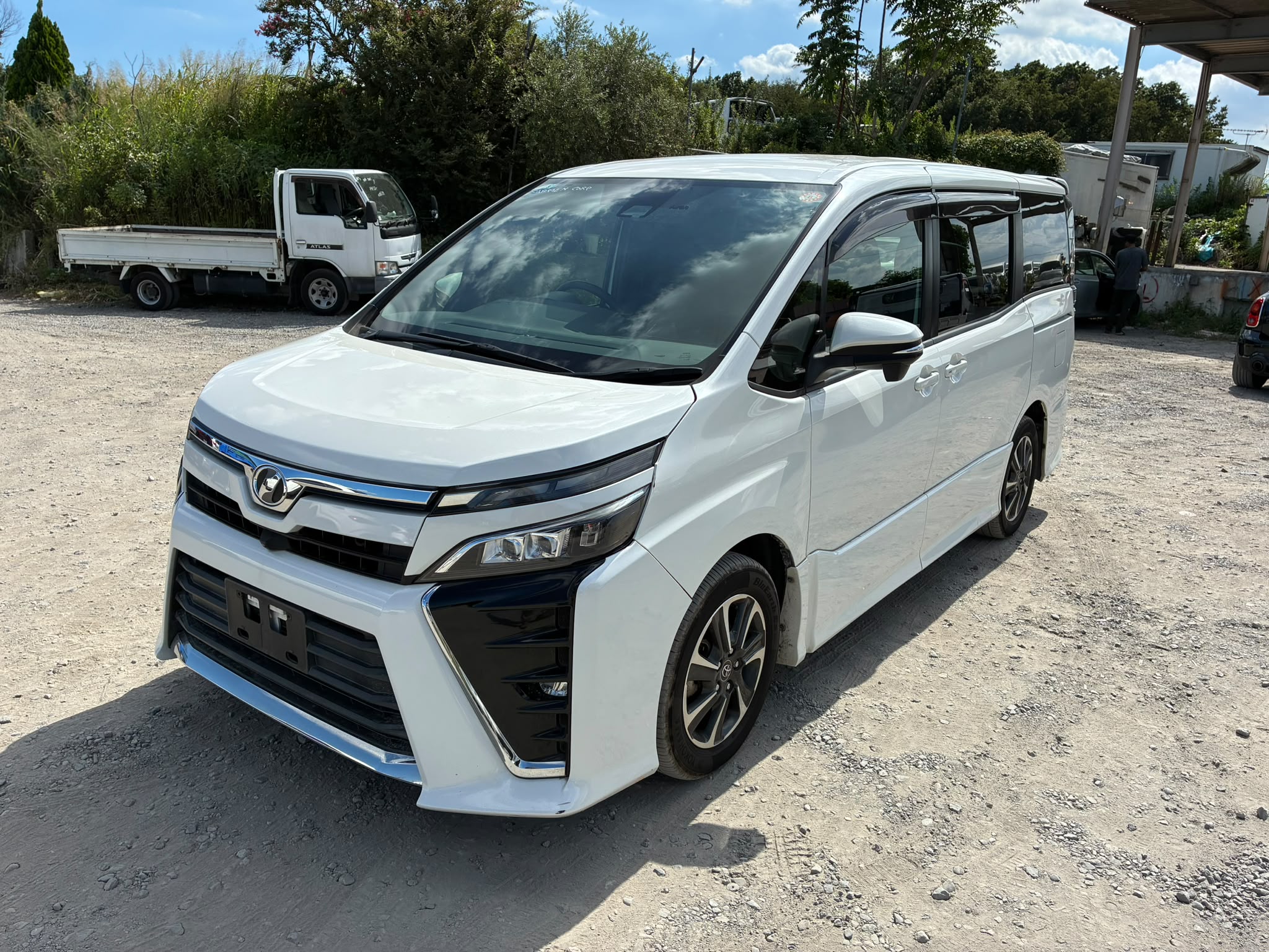 Toyota Voxy 2017