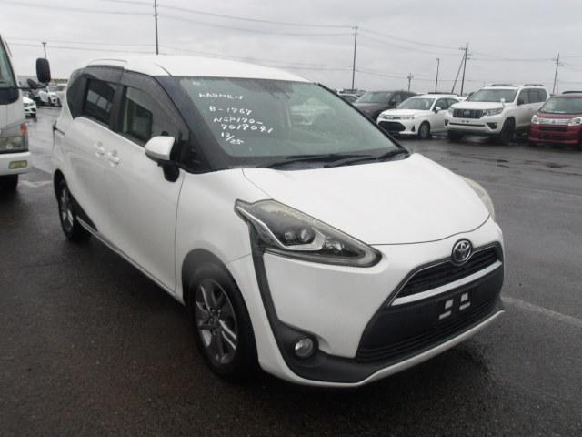 Toyota Sienta 2015