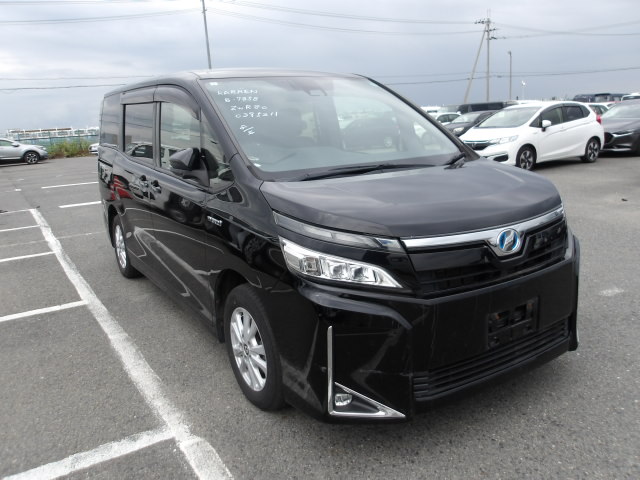 Toyota Voxy 2019