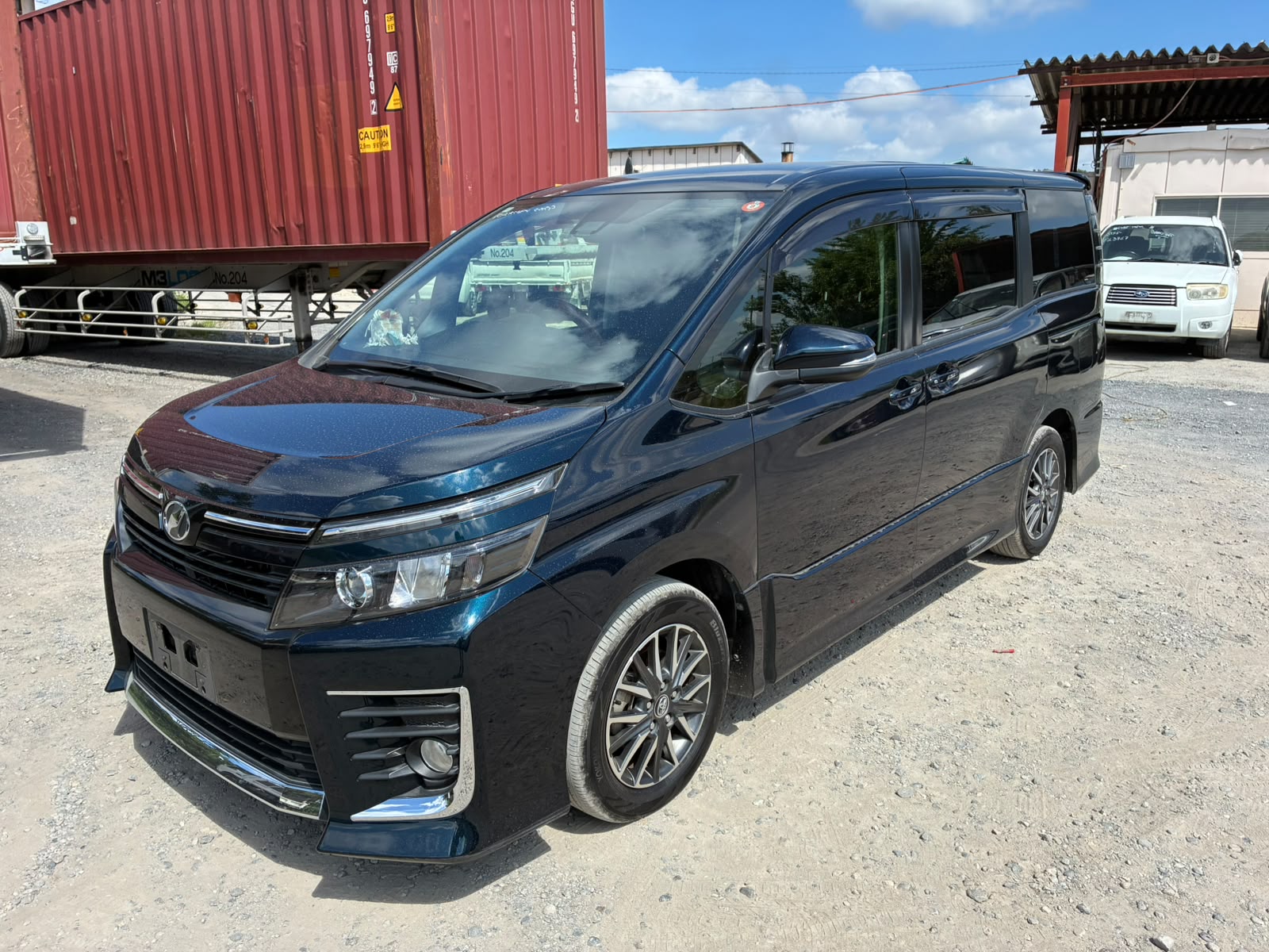 Toyota Voxy 2016
