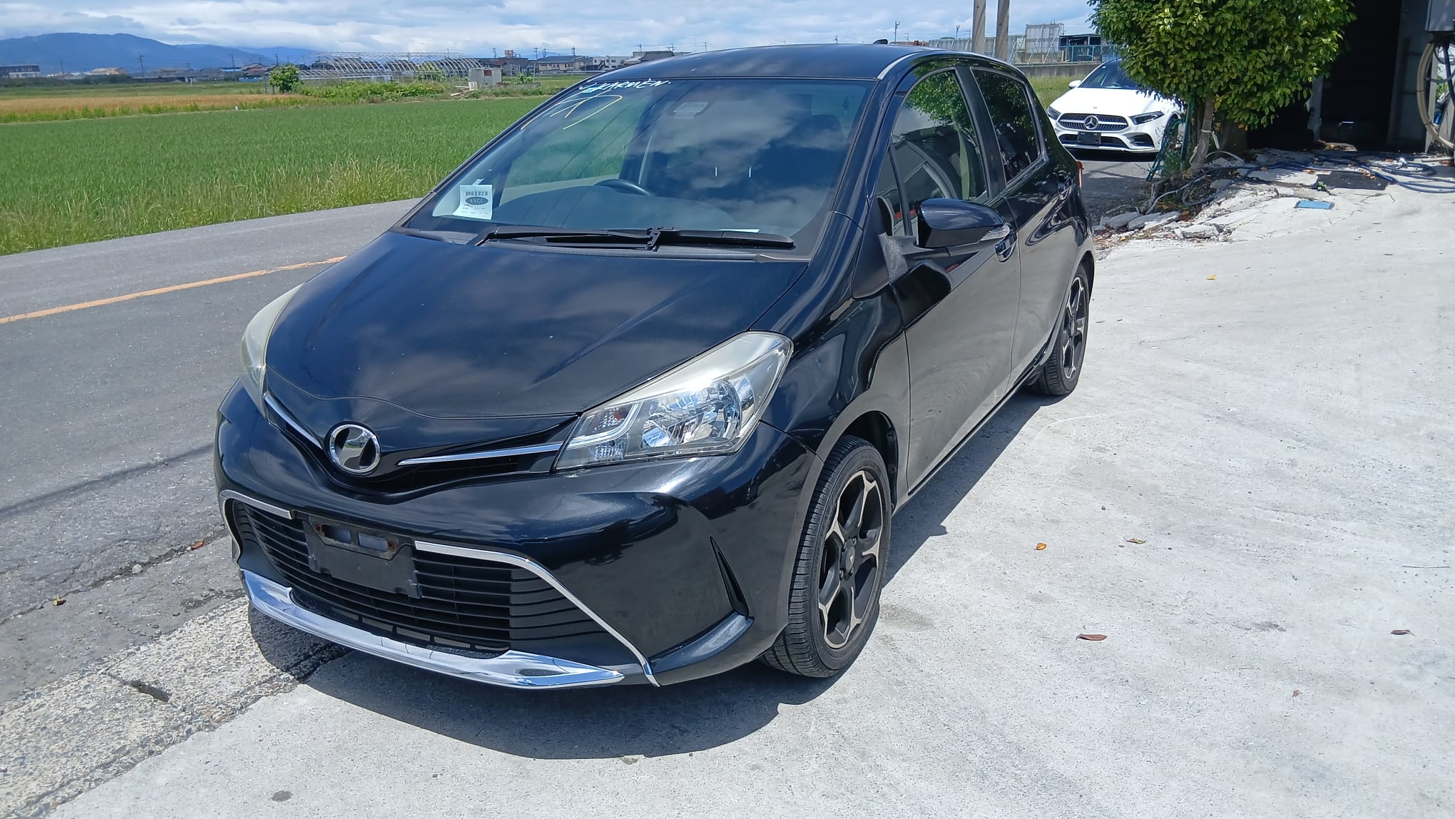 Toyota Vitz 2015
