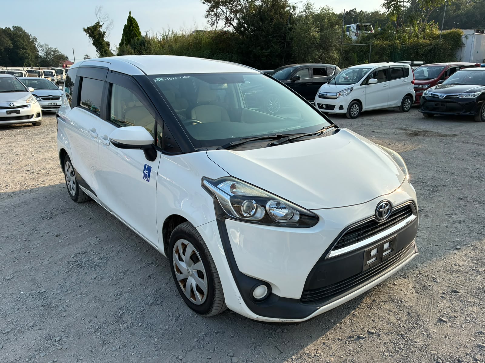 Toyota Sienta 2017