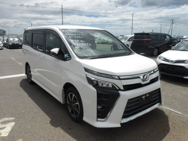 Toyota Voxy 2017
