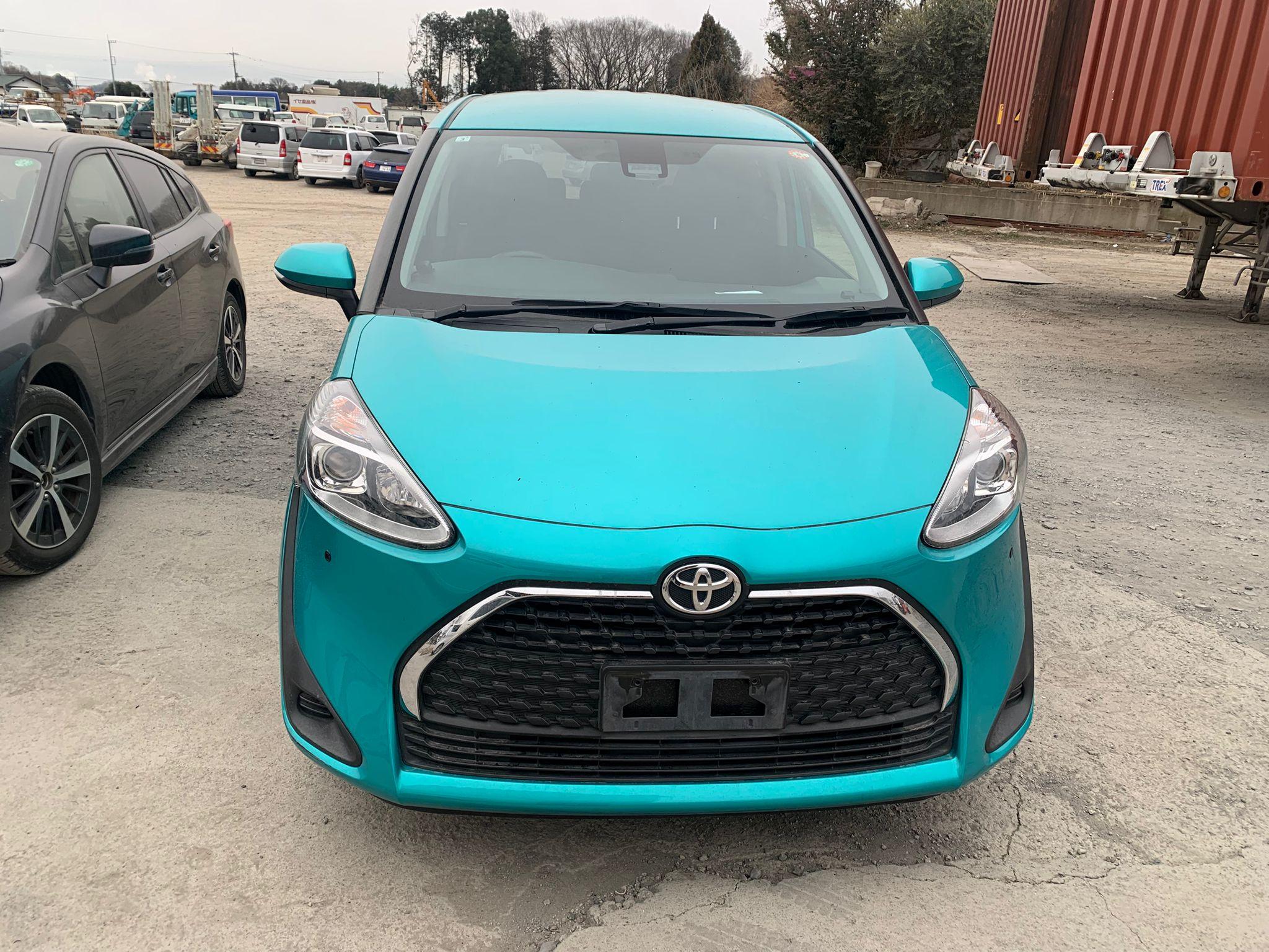 Toyota Sienta 2021
