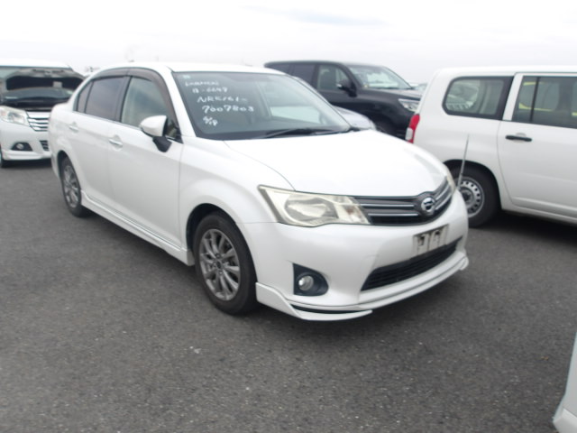 Toyota Corolla Axio 2013