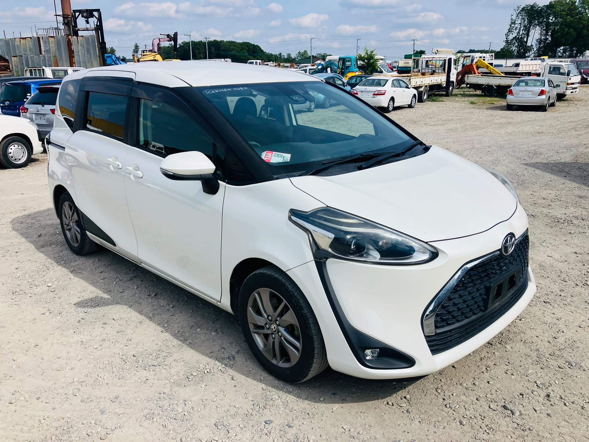Toyota Sienta 2019