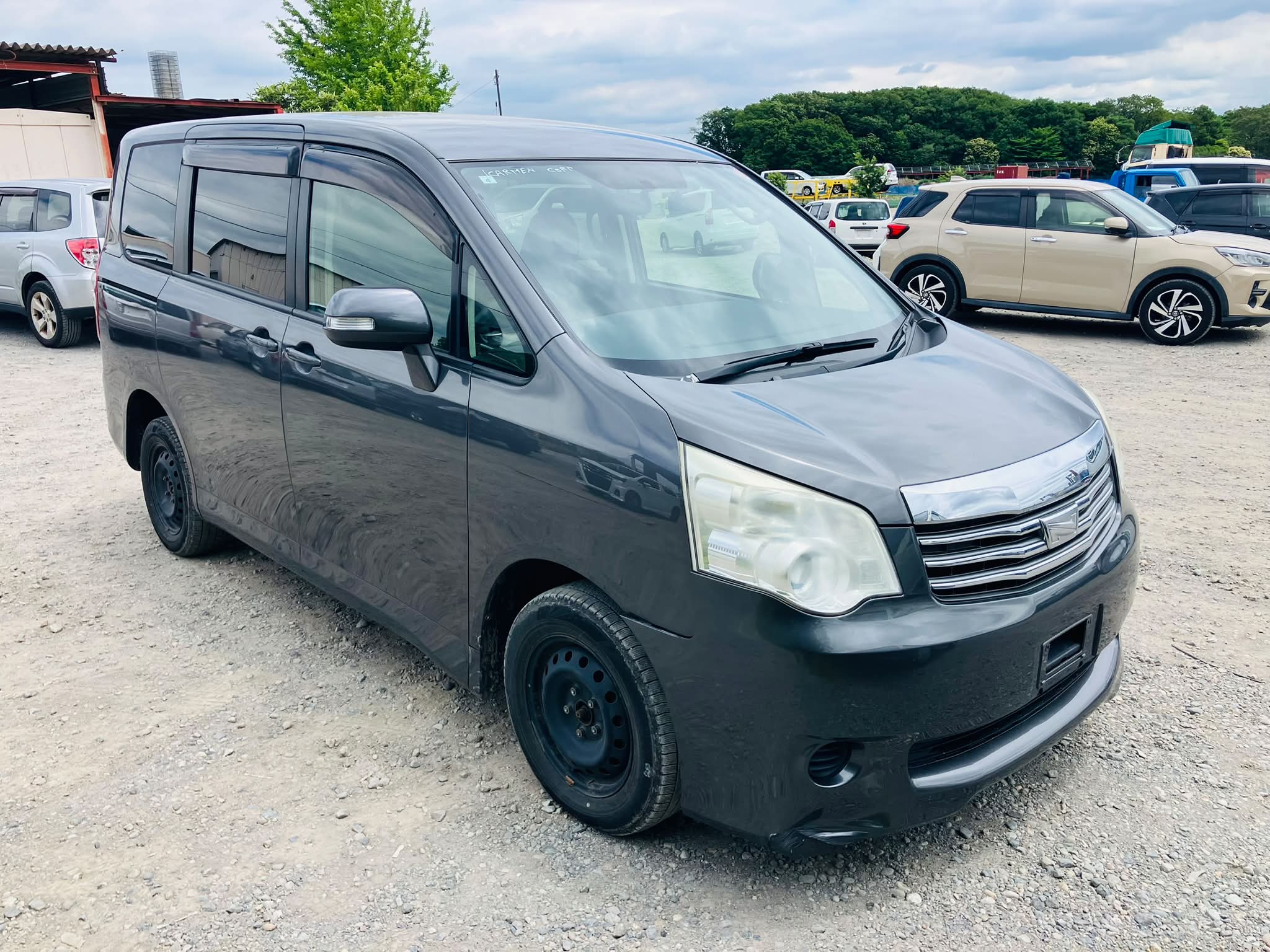 Toyota Noah 2013