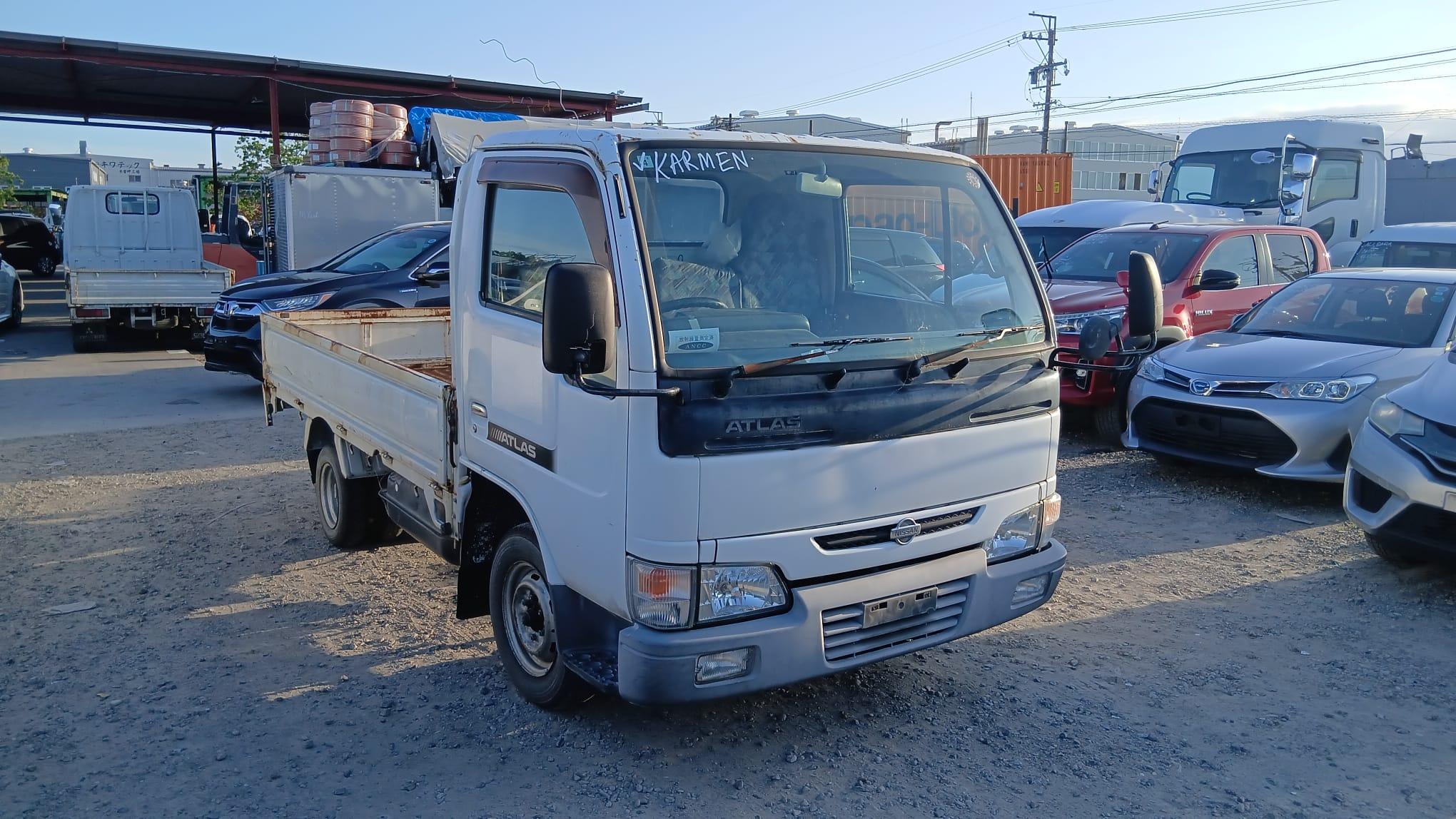 Nissan Atlas 2002