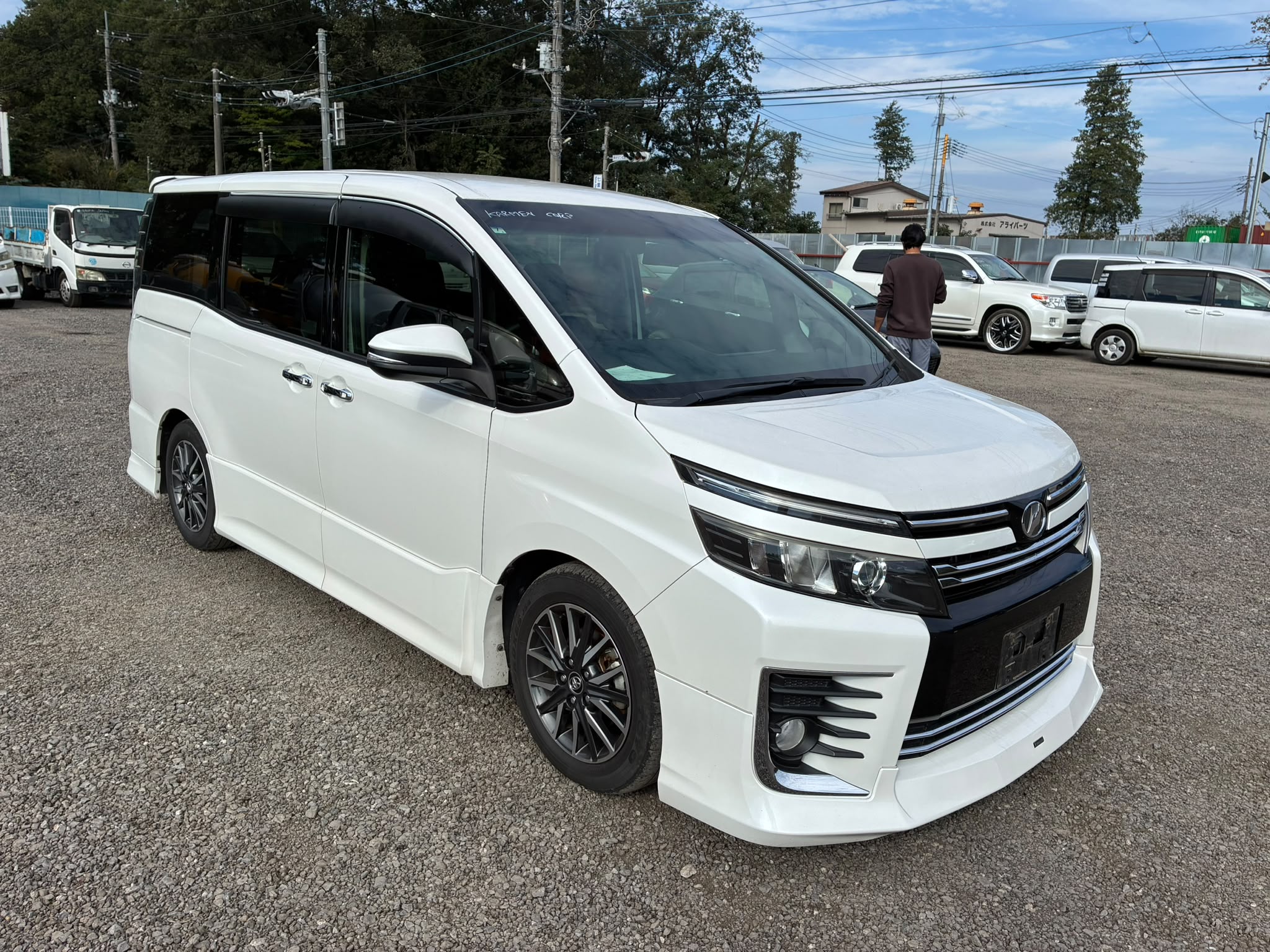 Toyota Voxy 2014