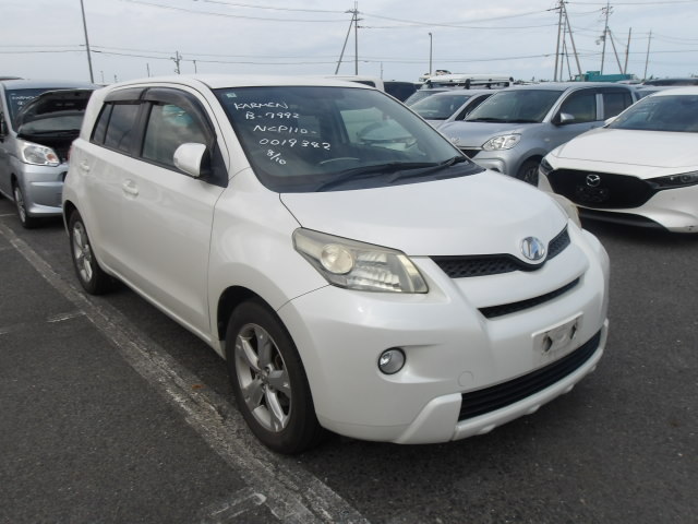 Toyota IST 2009
