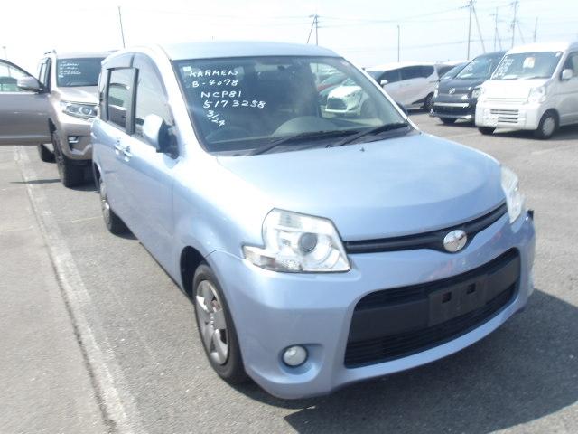 Toyota Sienta 2012