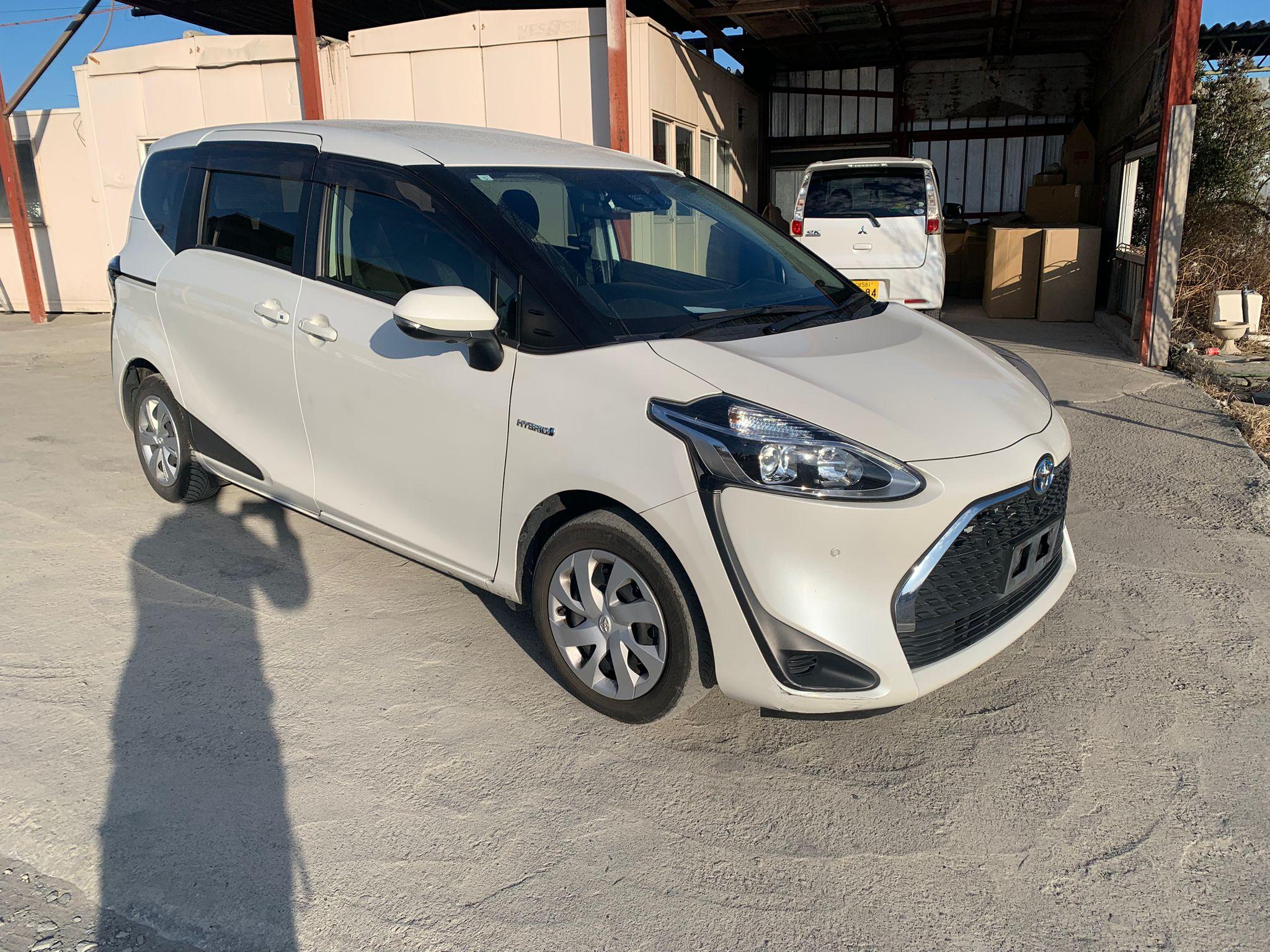 Toyota Sienta 2019
