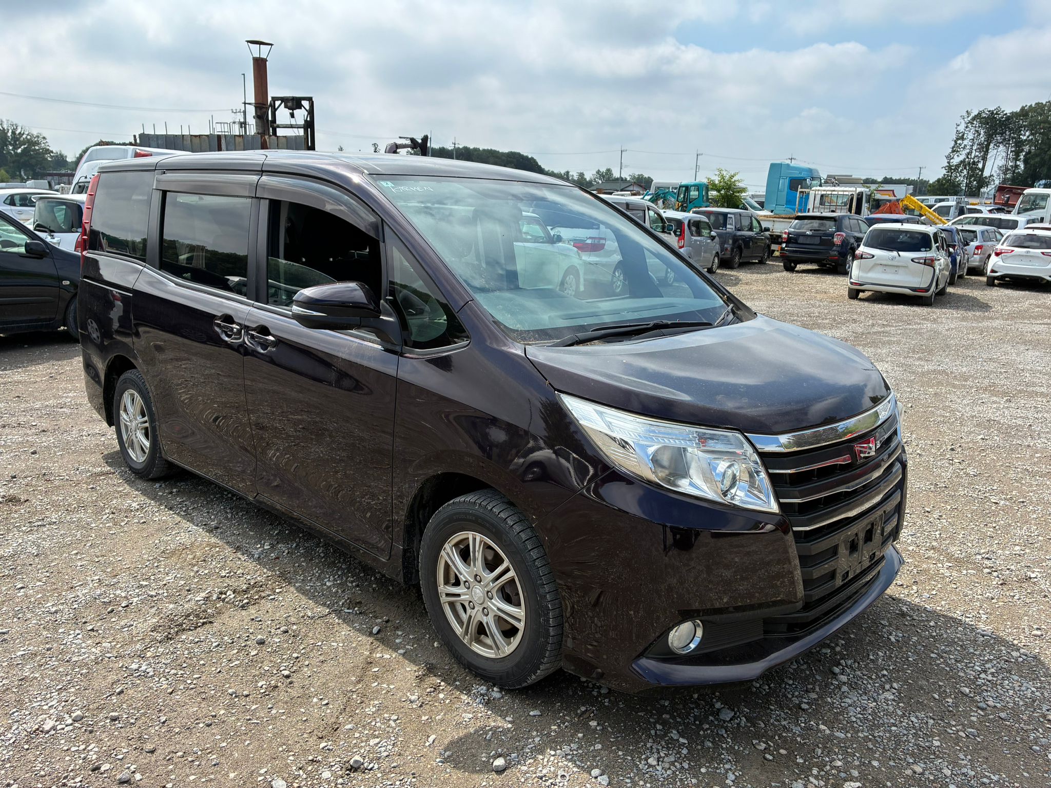 Toyota Noah 2014