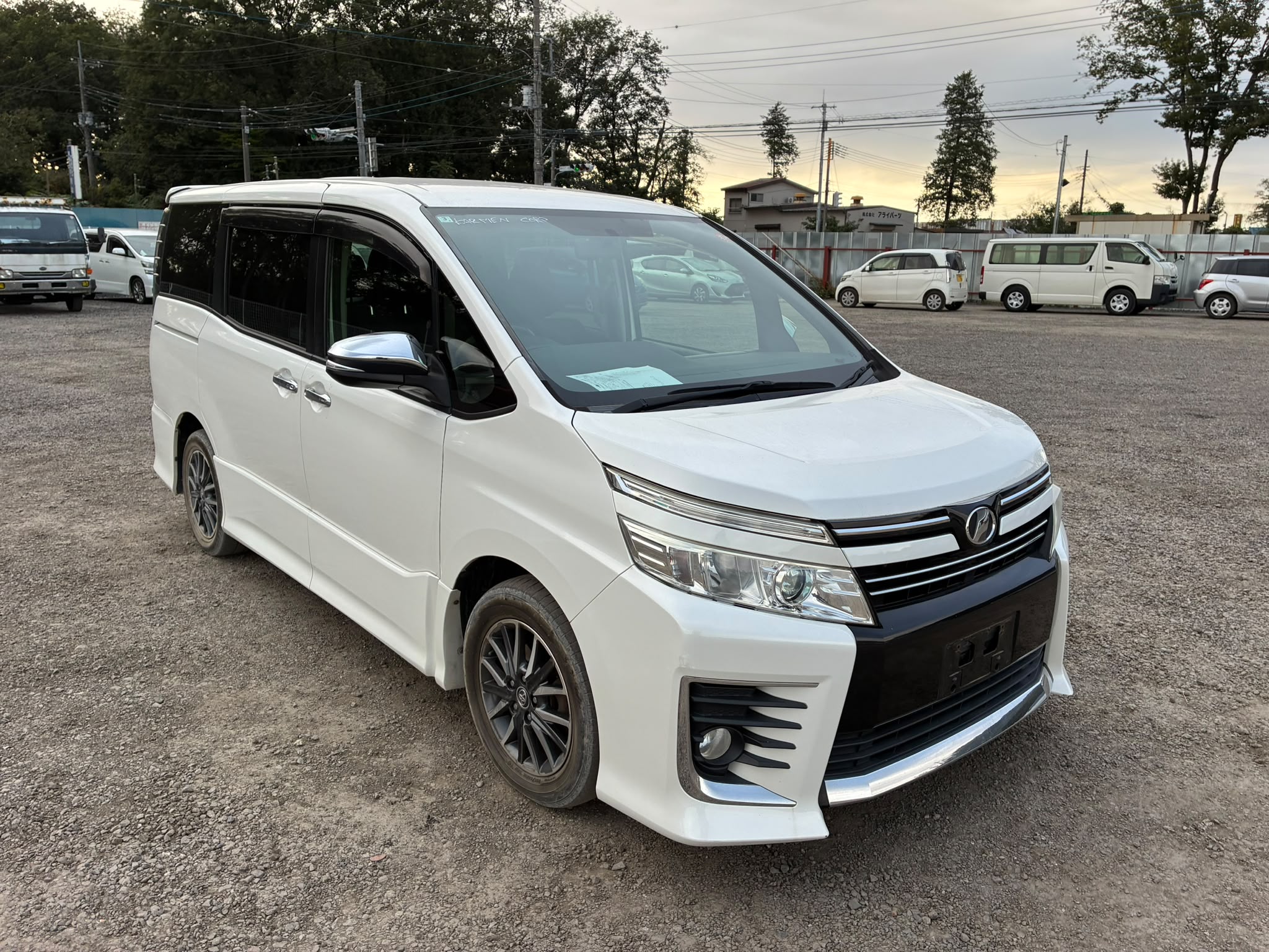 Toyota Voxy 2015