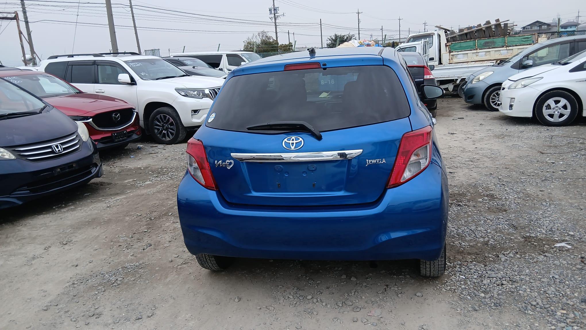 Toyota Vitz 2012