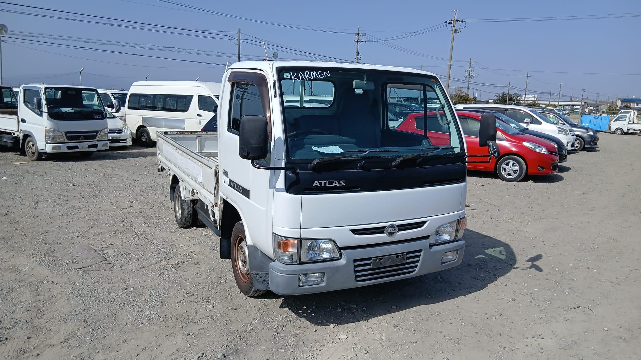 Nissan Atlas 2004